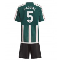 Dětský Fotbalový dres Manchester United Harry Maguire #5 2023-24 Venkovní Krátký Rukáv (+ trenýrky)